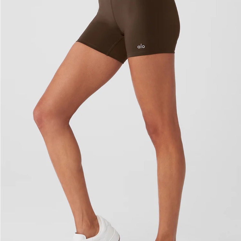 ALO Yoga Medium Army Green Bike Shorts with Compression Fit